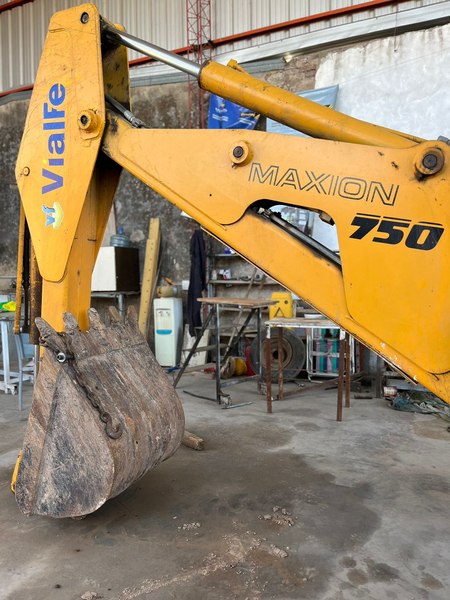 Retrocargadoras (Palas Retro) Maxion 750
