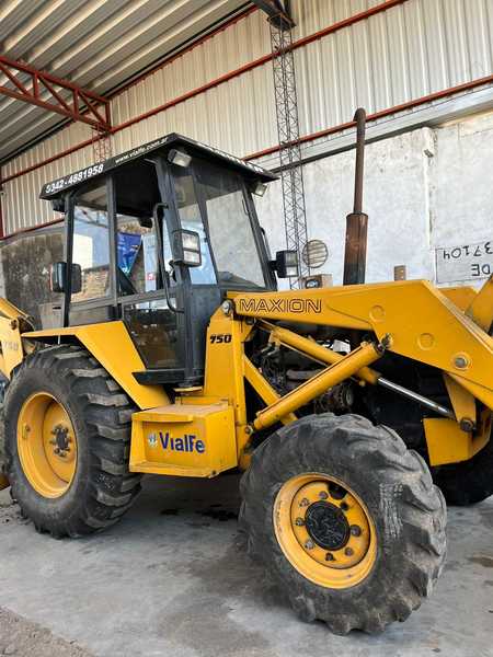 Retrocargadoras (Palas Retro) Maxion 750