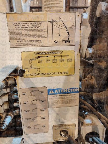 Varios Otra Pick up con hidrogrúa