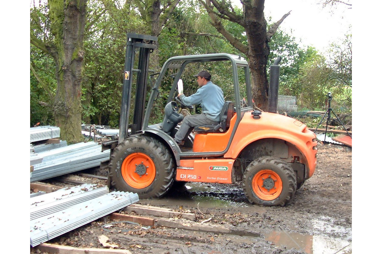 Ausa C200-250H 9
