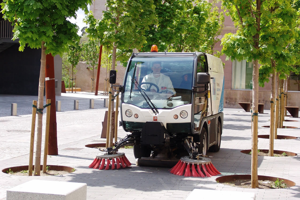 Ausa B200H 10