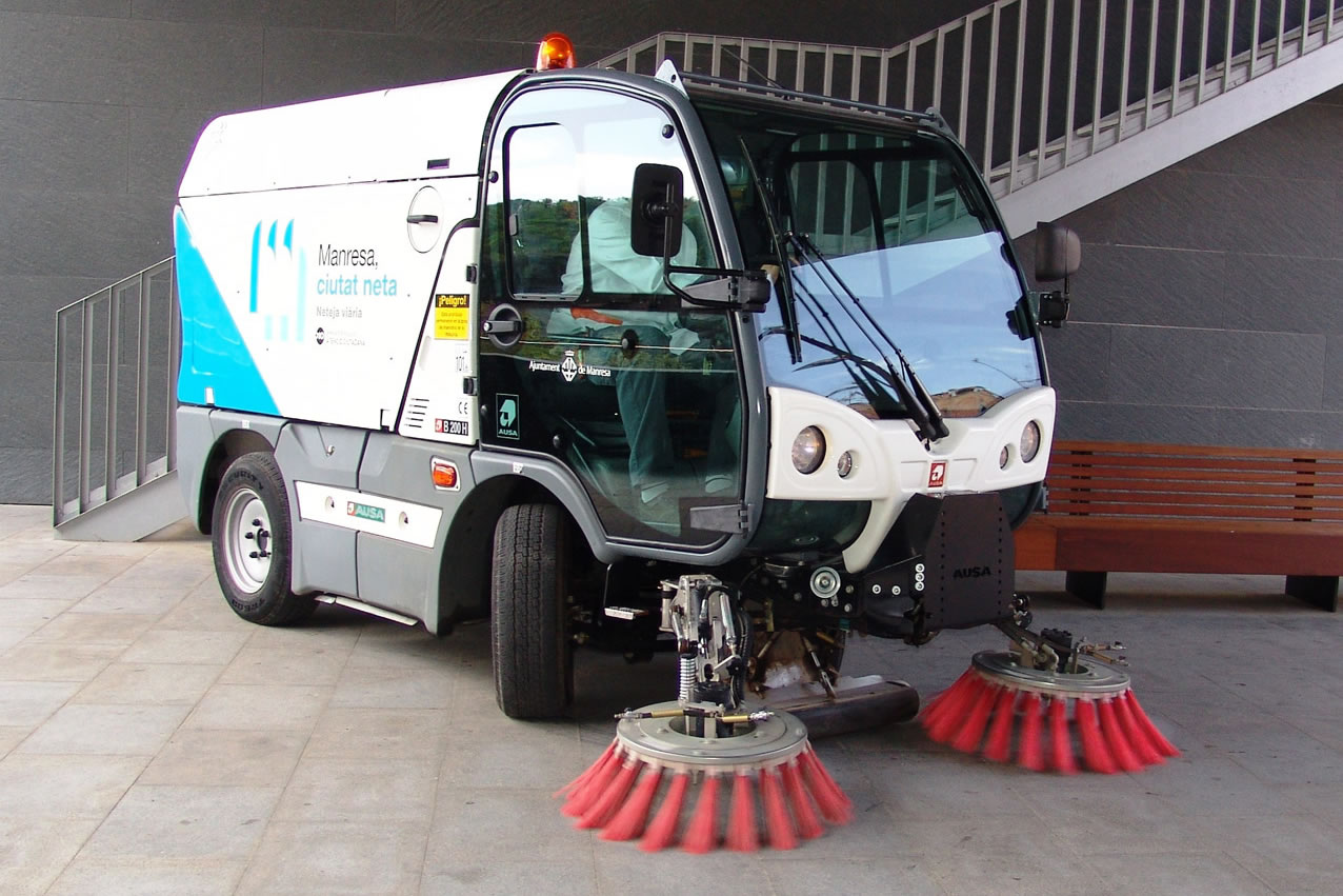 Ausa B200H 13
