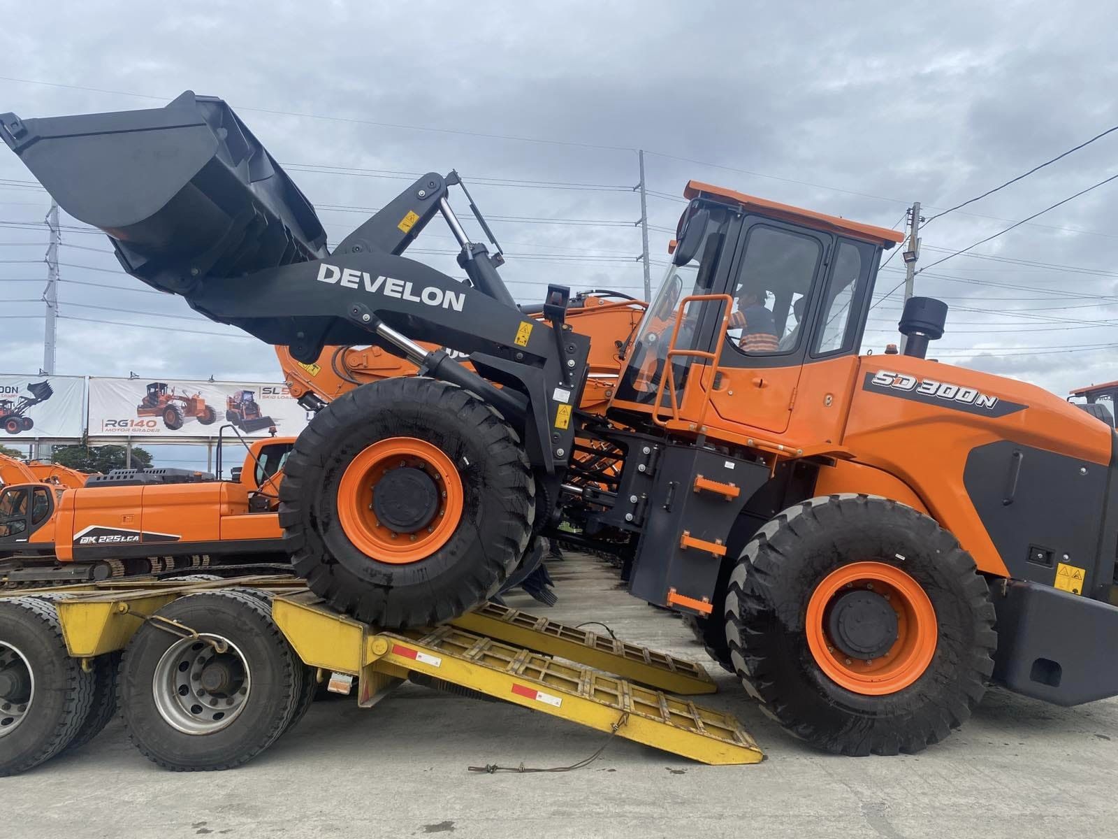 Develon SD300 3
