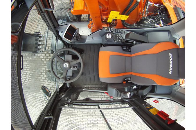 Doosan DX140W 7