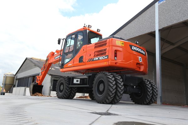 Doosan DX160W 2