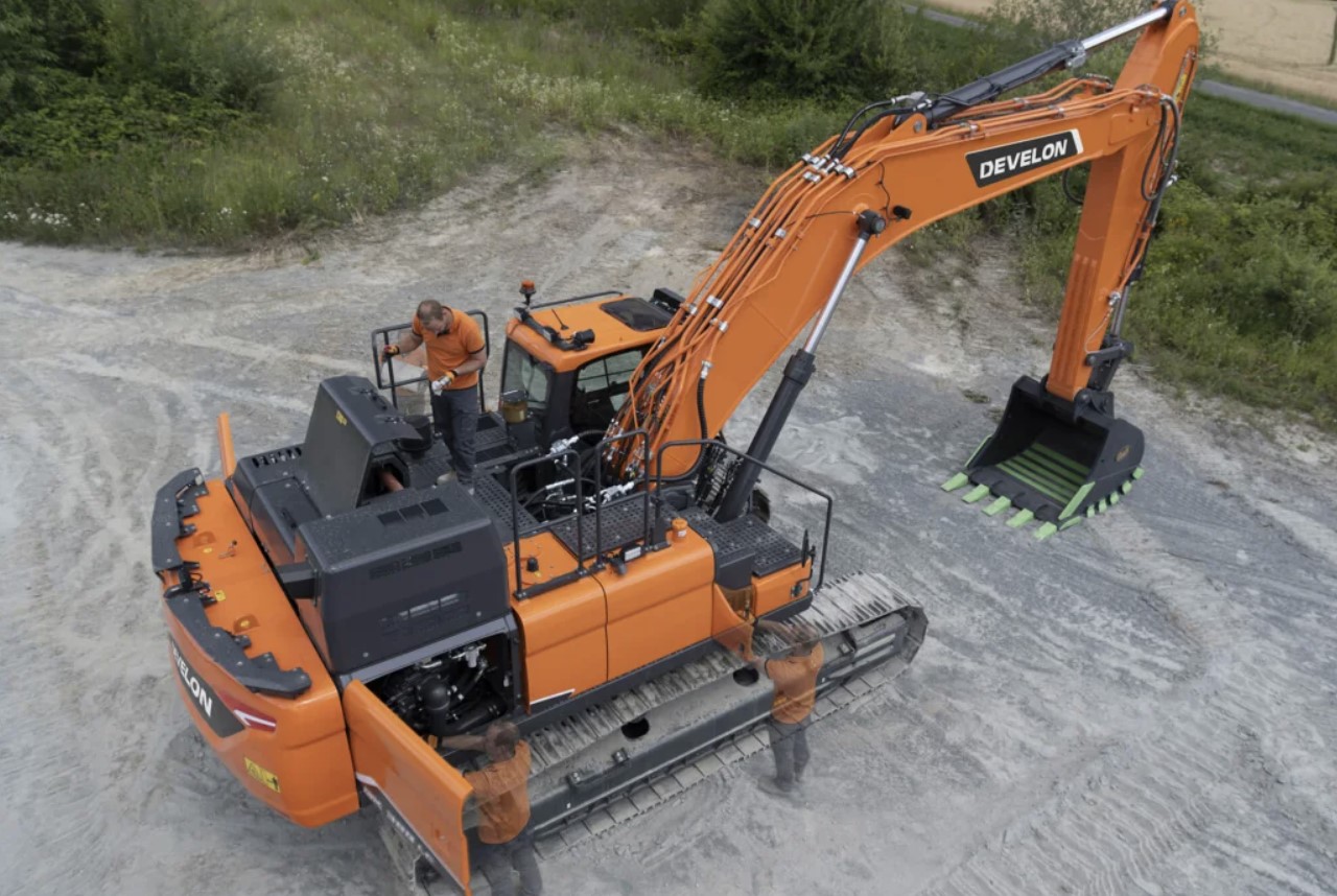 Develon DX300LCA-7M 3