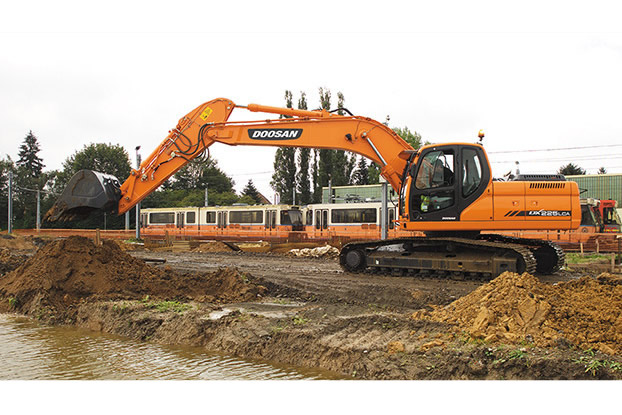 Doosan DX225LCA 4