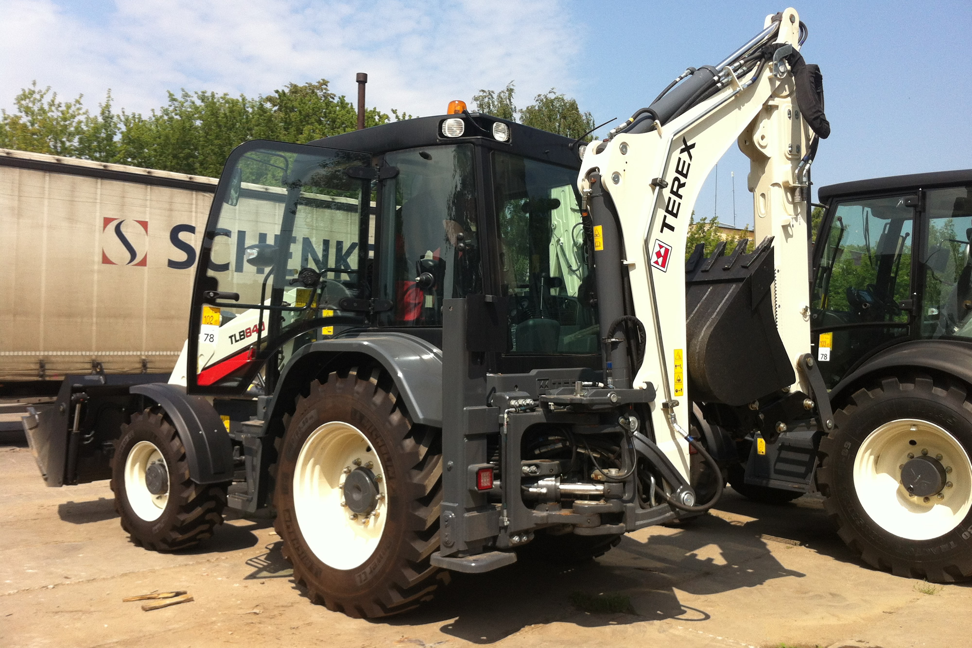 Terex TLB840R 5