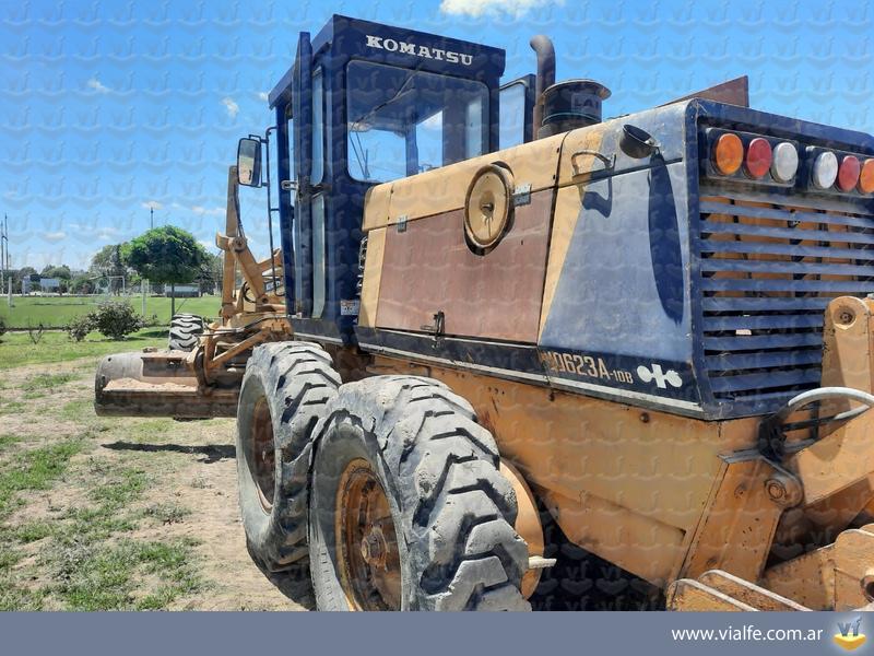 Motoniveladoras Komatsu GD623