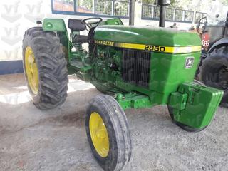 John Deere 2850